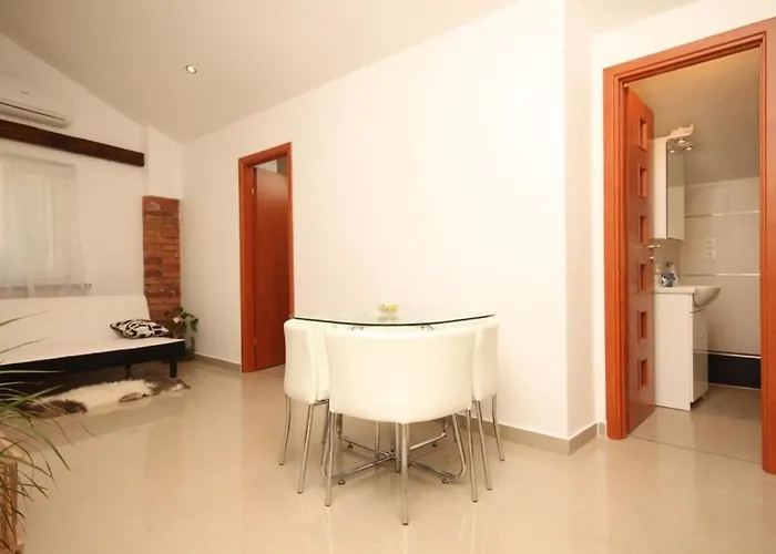 Apartment With A Parking Space - 7891 Opatija